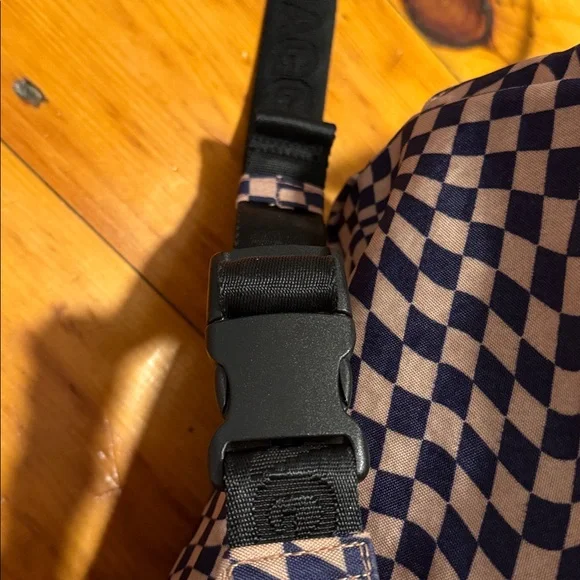 Baggu Trippy Checker Fanny Pack - Picture 8 of 8